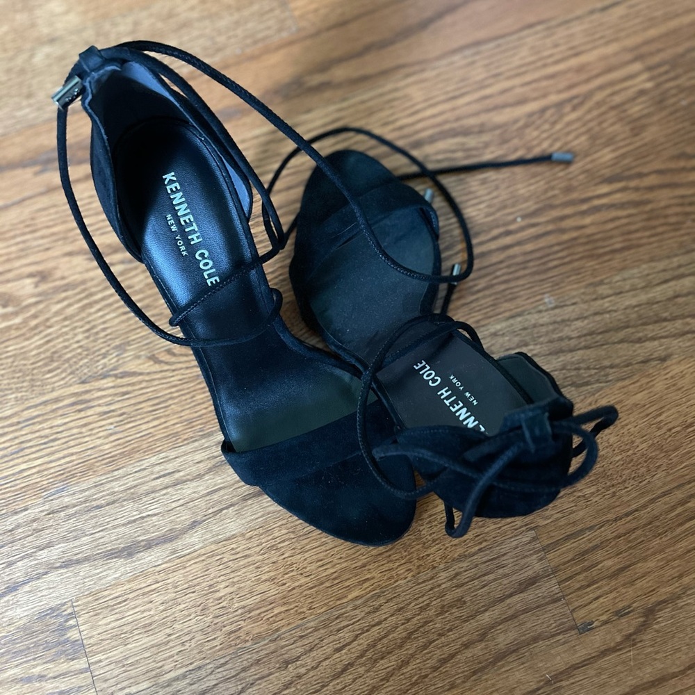 SOLD! Kenneth Cole Heels